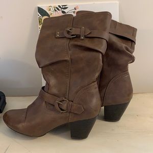 Heeled boots